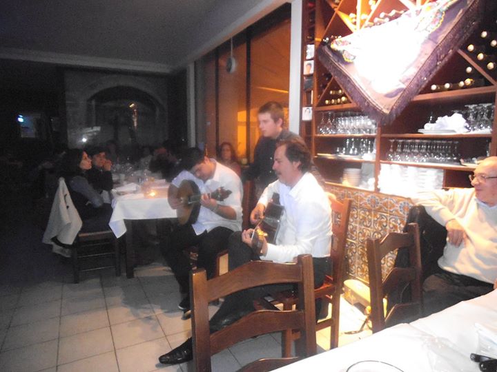 Noite de Fados no Restaurante Dom Leitão Estádio Pina Manique
