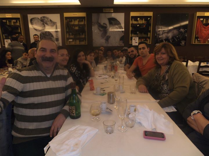 Restaurante Dom Leitão com bons amigos à mesa