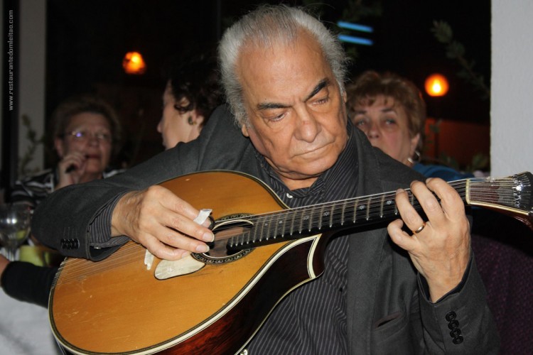 Carlos Gonçalves Guitarra portuguesa. O fado ao vivo no Dom leitão