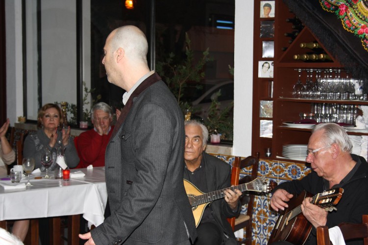 Fado de José Gonçalez no Restaurante Dom Leitão